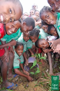 Sensibilisation à la plantation à l'école d'Ambatobe